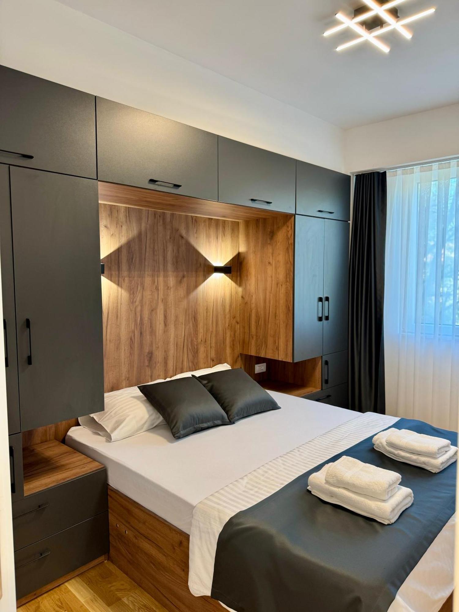 Downtown Riverside Apartments สโกเปีย ภายนอก รูปภาพ