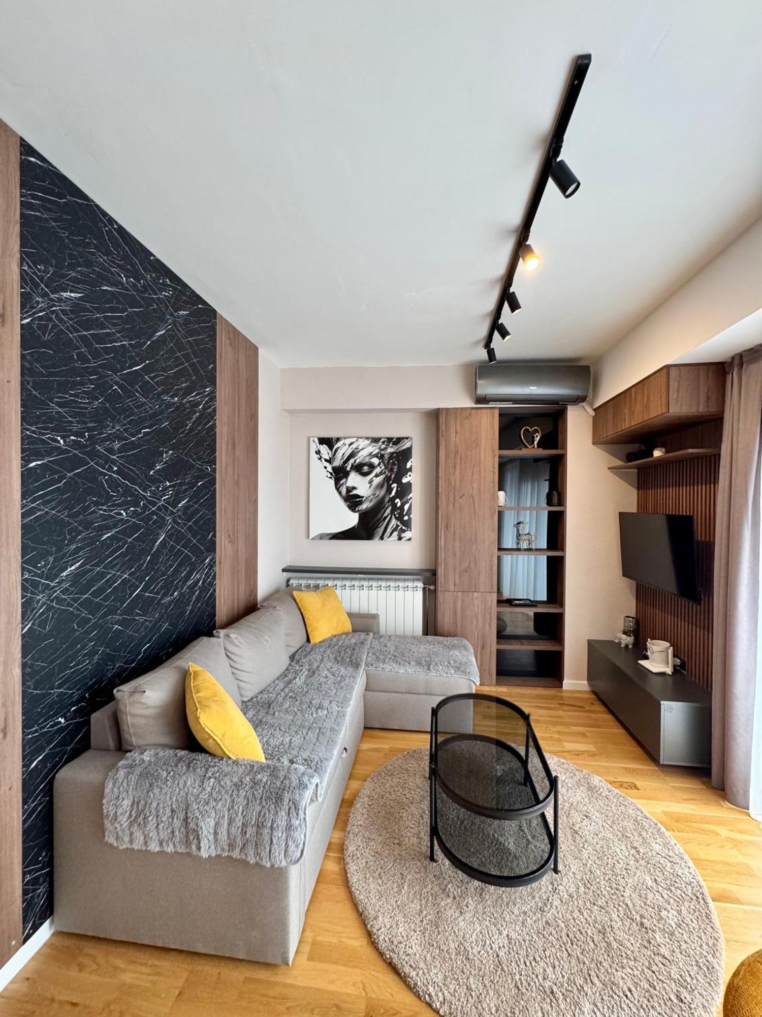 Downtown Riverside Apartments สโกเปีย ภายนอก รูปภาพ