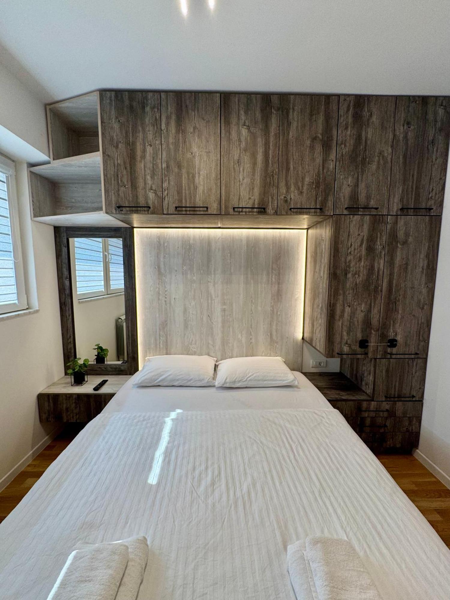 Downtown Riverside Apartments สโกเปีย ภายนอก รูปภาพ