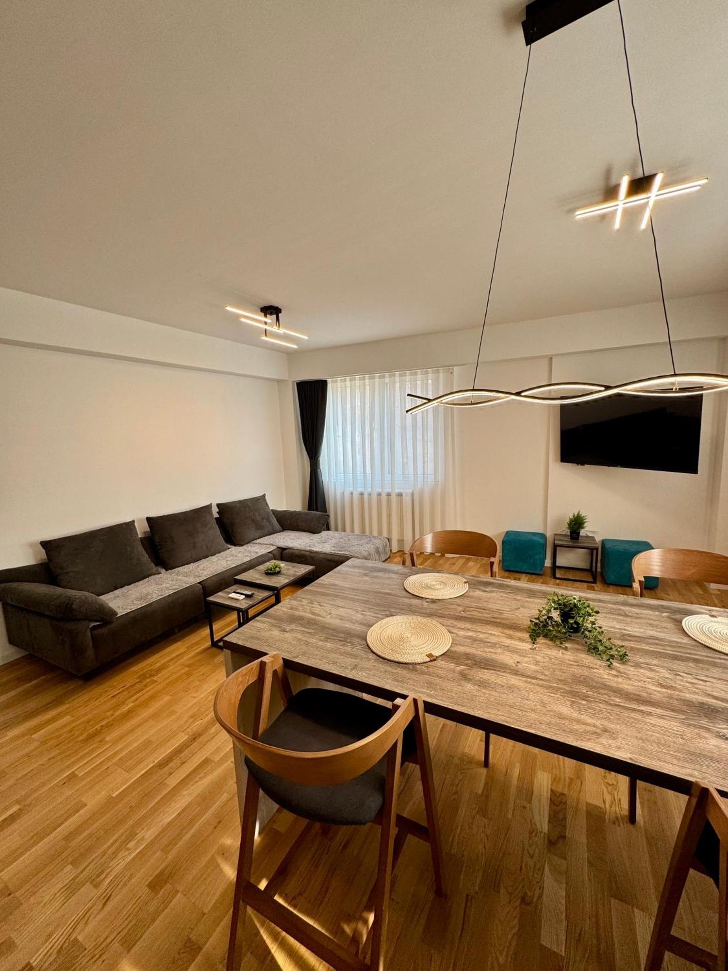 Downtown Riverside Apartments สโกเปีย ภายนอก รูปภาพ